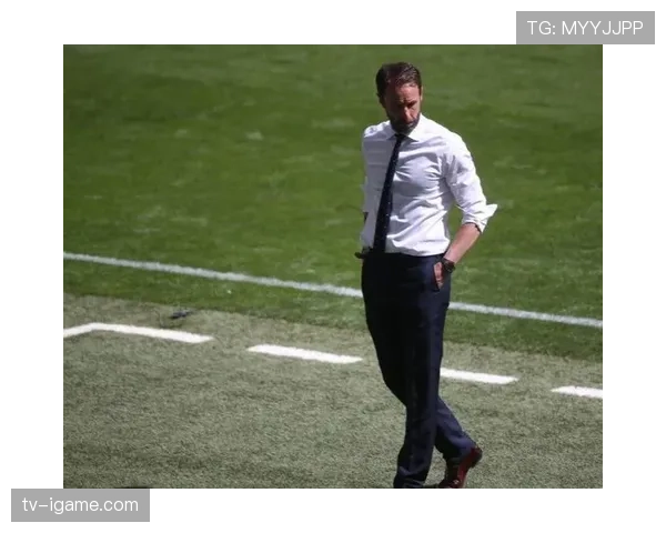 萨卡：在英国媒体关注下展现冷静与专注，稳健表现引发热议