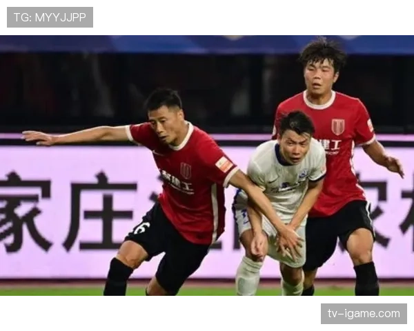 尤文图斯夏窗引援风暴来袭：锁定新援目标，离队名单浮出水面