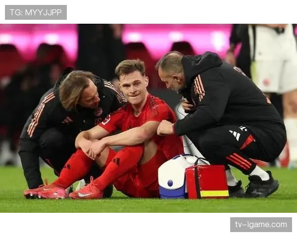 拜仁中场失控致全队节奏紊乱,强攻难掩组织乏力 拜仁中场失控致全队节奏紊乱,强攻难掩组织乏力