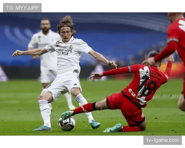 皇马关键比赛表现出现波动，对争冠形势稳定性形成考验