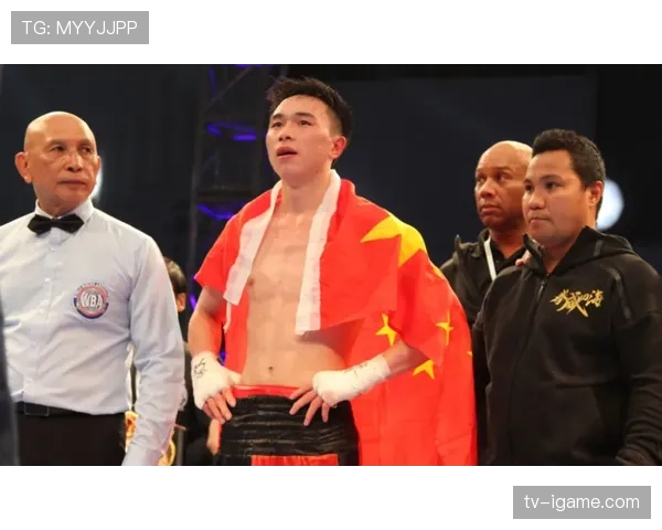 徐灿出场那阵仗，根本不像个普通拳手，跟明星走红毯似的炫耀感！