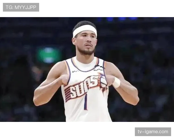 刚刷到德文·布克的厨房，冰箱里的东西比我整月工资还贵