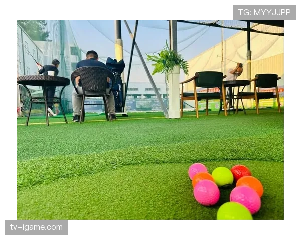 杨千霖训练室现身，空气里都是大牌教练的味道，普通人咋跟他比球感啊？